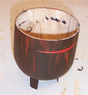 The finished legged bowl